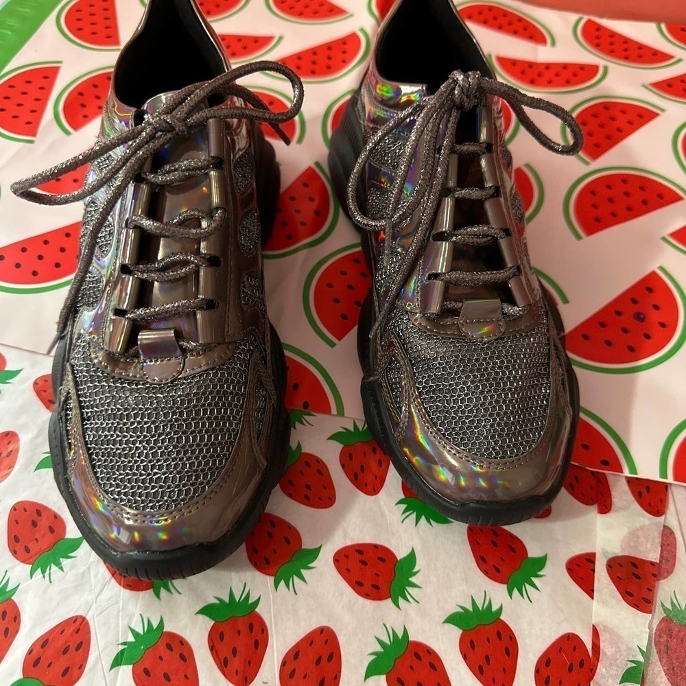 LA sheelah sneakers
